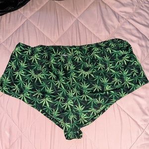 Pj weed plant shorts